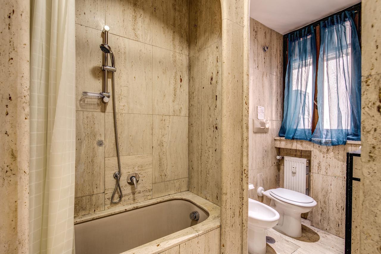 Enzo Luxury Rooms Roma Exterior foto